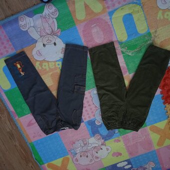 Dětské kalhoty vel. 98, 104 - 2