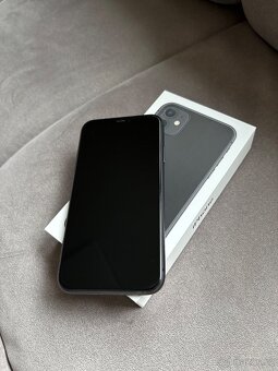 Prodám iPhone 11, 64 GB, barva černá - 2