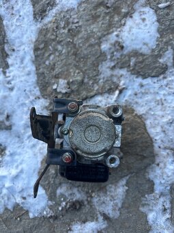 ABS jednotka Suzuki Jimny - 2