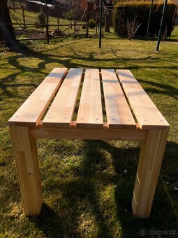 Dřevěná lavice (stolek) - 2