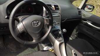 Toyota Auris 2,0 D4D - 2