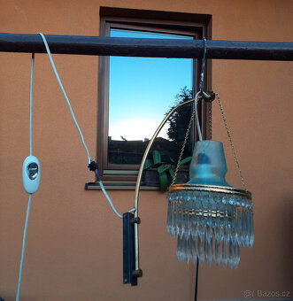 skleněný lustr a nástěnná lampa - 2