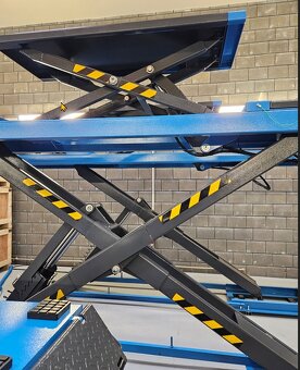 Nůžkový zvedák s přípravou na geometrii, nosnost 5000KG - 2