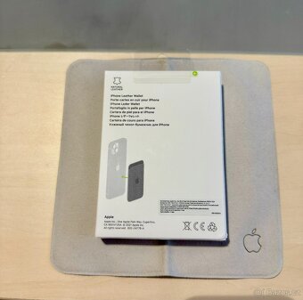 Apple kožená peněženka 2. generace MagSafe a Find My - 2