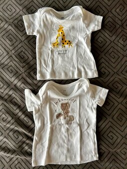 13 triček vel 62 (vše H&M) - nepoužité - 2