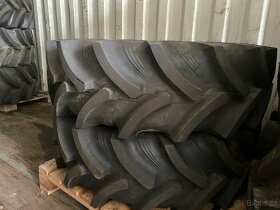 Pneu 380/85 R24 (14,9 - R24) - 2