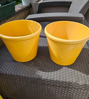 Dva keramické květináče, výška 23 cm - 2