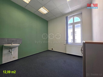 Pronájem kanceláří, lukrativní místo v Chebu, ul. Májová - 2