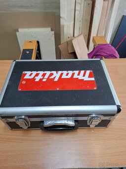 Makita GA5030 úhlová bruska v kufru - 2