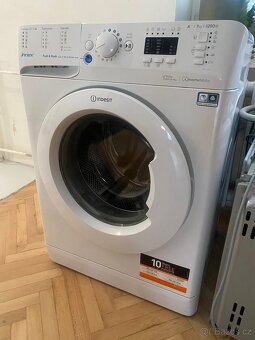 Pračka Indesit - 2