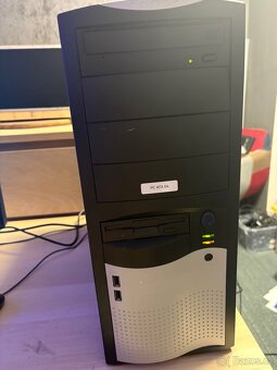Stolní PC Celeron - 2