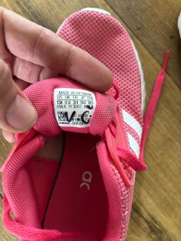 Dívčí sportovní boty adidas, vel. 31 - 2