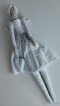 ŠEDÁ LÁTKOVÁ PANENKA ANDĚLKA - DEKORACE - SLEVA - 2