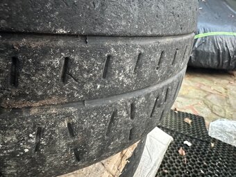 Prodám závodní pneu slicky Pirelli 235/40 r18 - 2