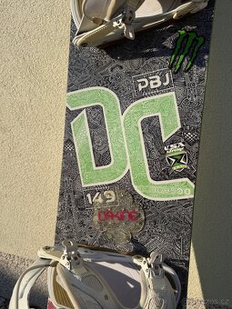 🏂 Snowboard DC + vázání Burton (set) - 2