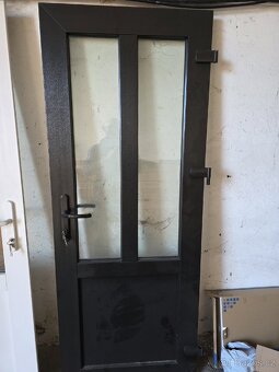 Plastové dveře bez zárubně - 2