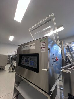 Vakuový balící stroj - LAMA - 20 UIG - 2