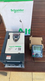 frekvenční měnič SCHNEIDER ATV71HU30N4 + LCD terminál - 2