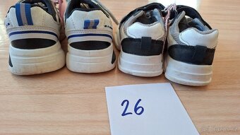 Vel. 26 dvoje tenisky - 2