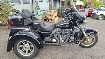 HARLEY-DAVIDSON Triglide /Tříkolka/ - 2