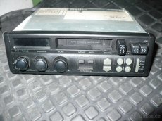 BMW E30 dobové rádio a hřebenové řízení - 2