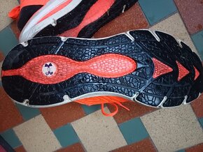 Běžecké boty Under Armour vel. 46 - 2