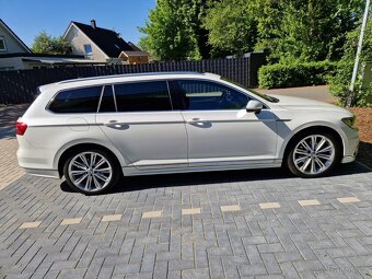 VW Passat Variant 4Motion R-Line / DSG / Perleťová barva - 2