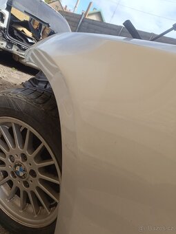 Levý blatník BMW e87 titansilber - 2