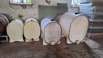 plastové nádoby sudy 150, 225, 300 a 500 litrů - 2