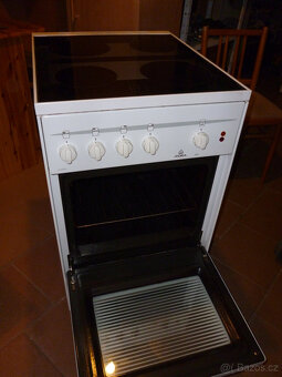 elektrický sporák mora na 230v, sklokeramika - 2