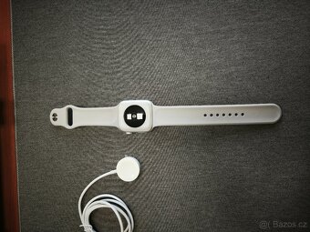 Apple Watch SE 2022 (44mm) stříbrné - 2