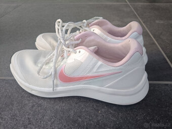 Dětské sportovní boty NIKE vel. 38 - 2