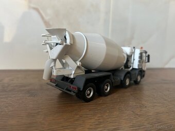 Model Scania 1:50 mix - 2