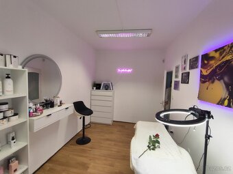 Salon v centru města Bzenec - 2