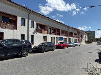 Pronájem prostorného bytu 2+kk, 67 m², Smetanovo nábřeží, Vy - 2