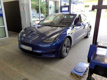 Tesla Model 3 Long Range Dual Motor 2022, AMD Ryzen čip, DPH - 2