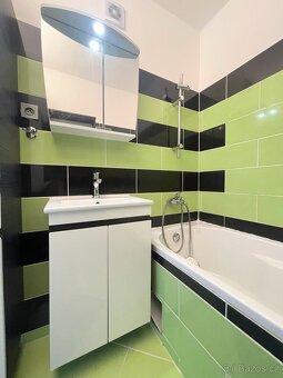 Pronájem bytu 2+kk o velikosti 43 m2 ve Cvikově. - 2