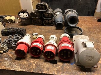 Elektro zásuvky, koncovky, rámečky, kabely - 2