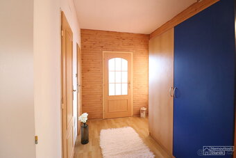 Prodej bytu 3+1 s balkonem, sídliště Jih, Písek - 2