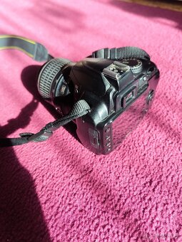 Nikon D3000 + objektiv AF-S NIKKOR 18-55mm - 2