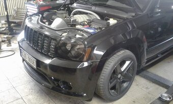 Jeep Grand Cherokee SRT - 2
