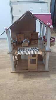 Prodám domek pro panenky - 2