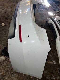 BMW F30 zadní naraznik - 2