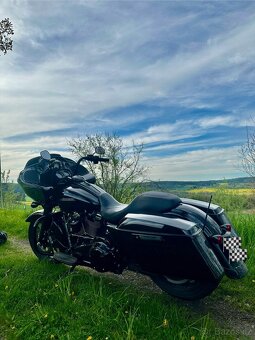 Harley Davidson Road Glide - 2