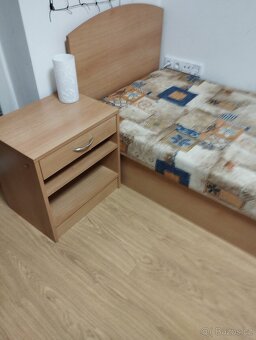 Prodám postel + noční stolek - 2