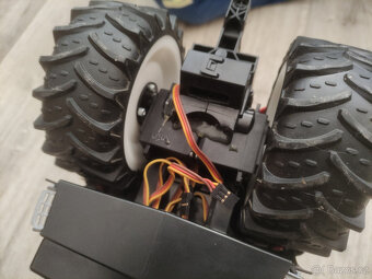 nabízím rc traktory - 2