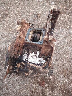 Kliková skříň Stihl 044 - 2