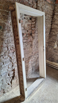 Dřevěné dveře + zárubně - 2