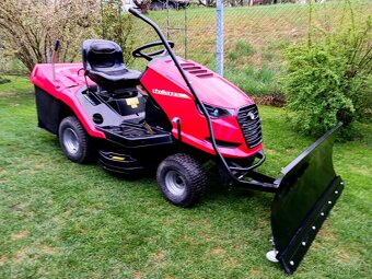 Zahradní traktor Seco Challenge s radlicí - 2