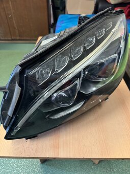 w205 predni leva lampa - 2